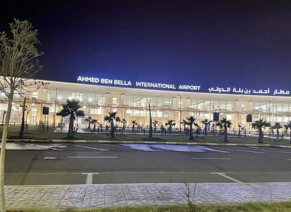 مطار وهران