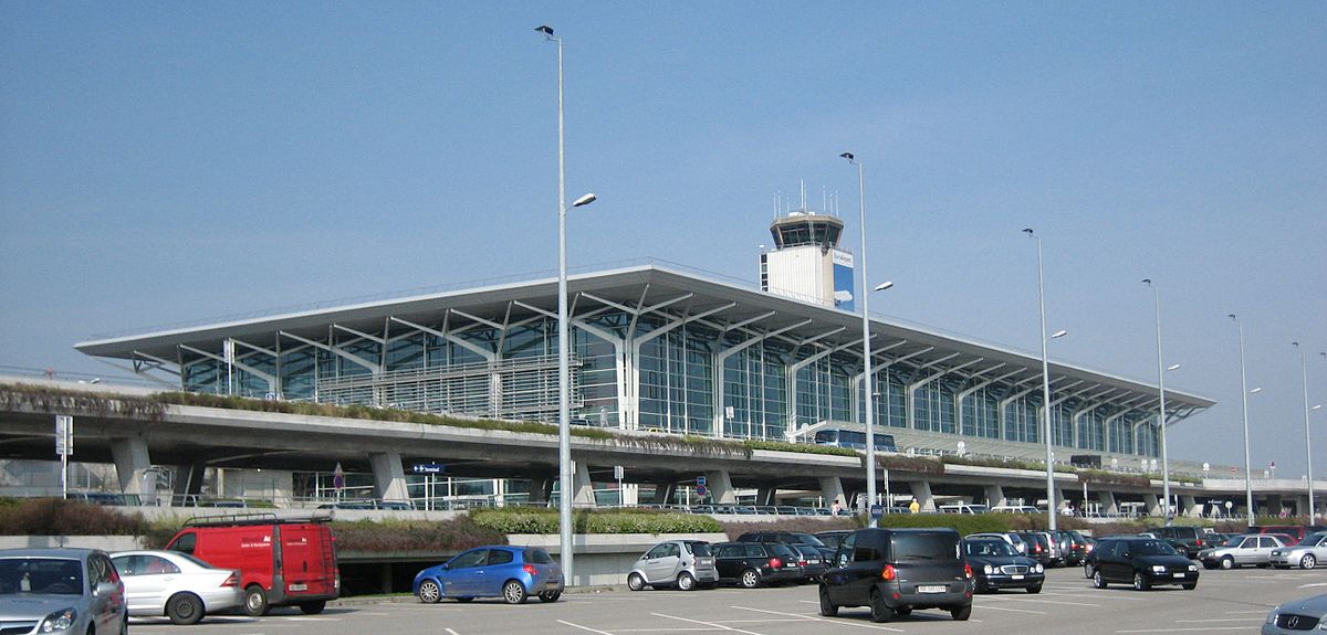 مطار بازل ميلوز
