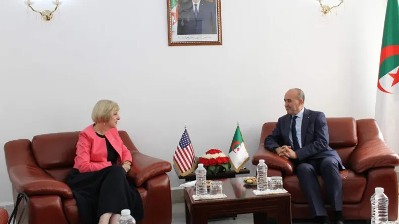 النقل الجوي  : بلجود يتحدث مع السفيرة الأمريكية عن الخط الجوي المباشر الجزائر – نيويورك