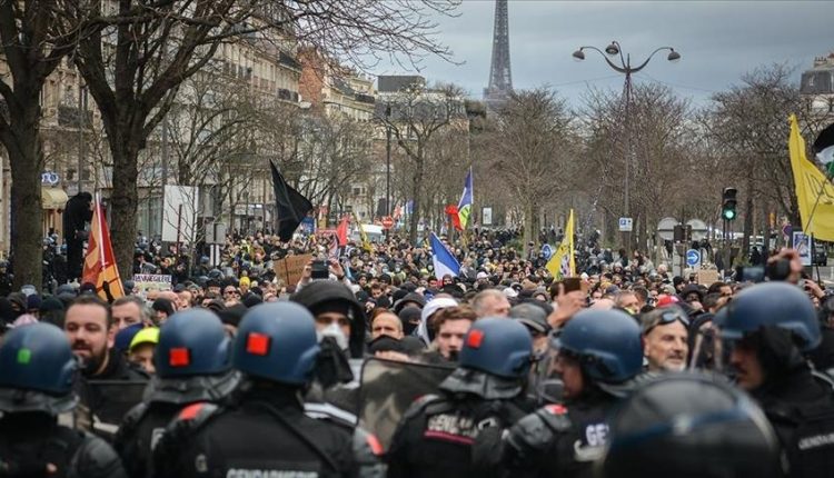 إضرابات في فرنسا احتجاجا على نظام التقاعد