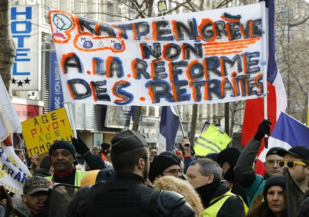 إضرابات فرنسا ضد قانون التقاعد