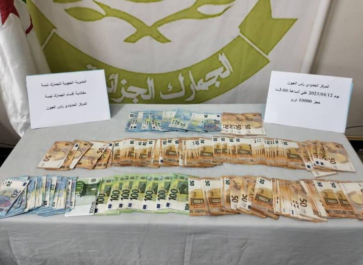 الجمارك الجزائرية