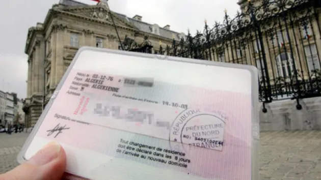 حراقة جزائريين: كاد يفقد بطاقة إقامته بفرنسا بسبب تعاطفه مع حراق!