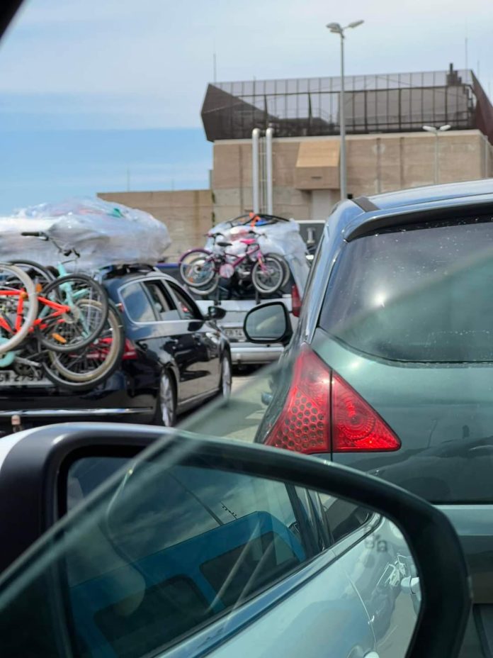 كورسيكا تحذر: porte vélo في الرحلات البحرية
