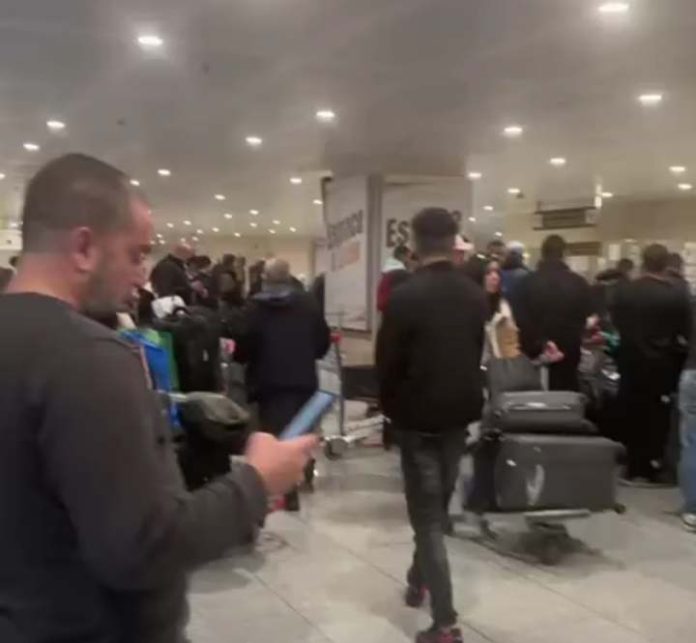 السيزي بمطار الجزائر